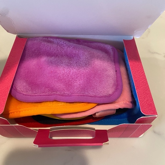 NIB ORIGINAL MAKEUP ERASER “Road Less Traveled” 7 Day Set Retail - Picture 4 of 4